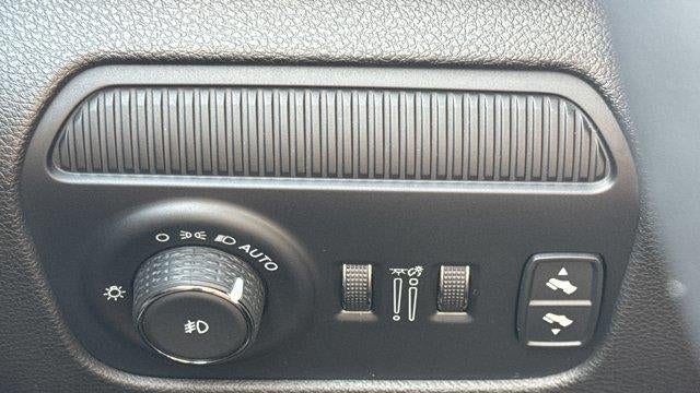 2023 Jeep Wagoneer L Base
