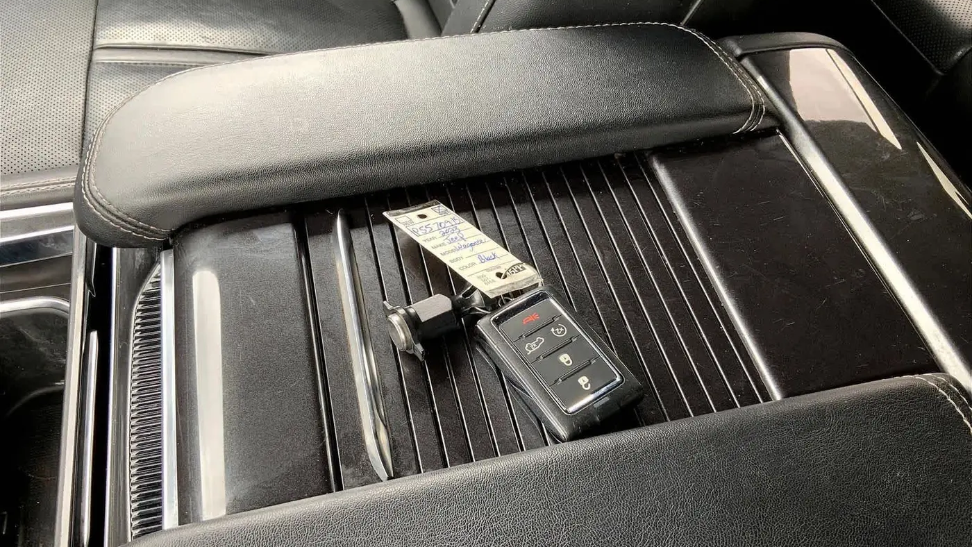 2023 Jeep Wagoneer L Base