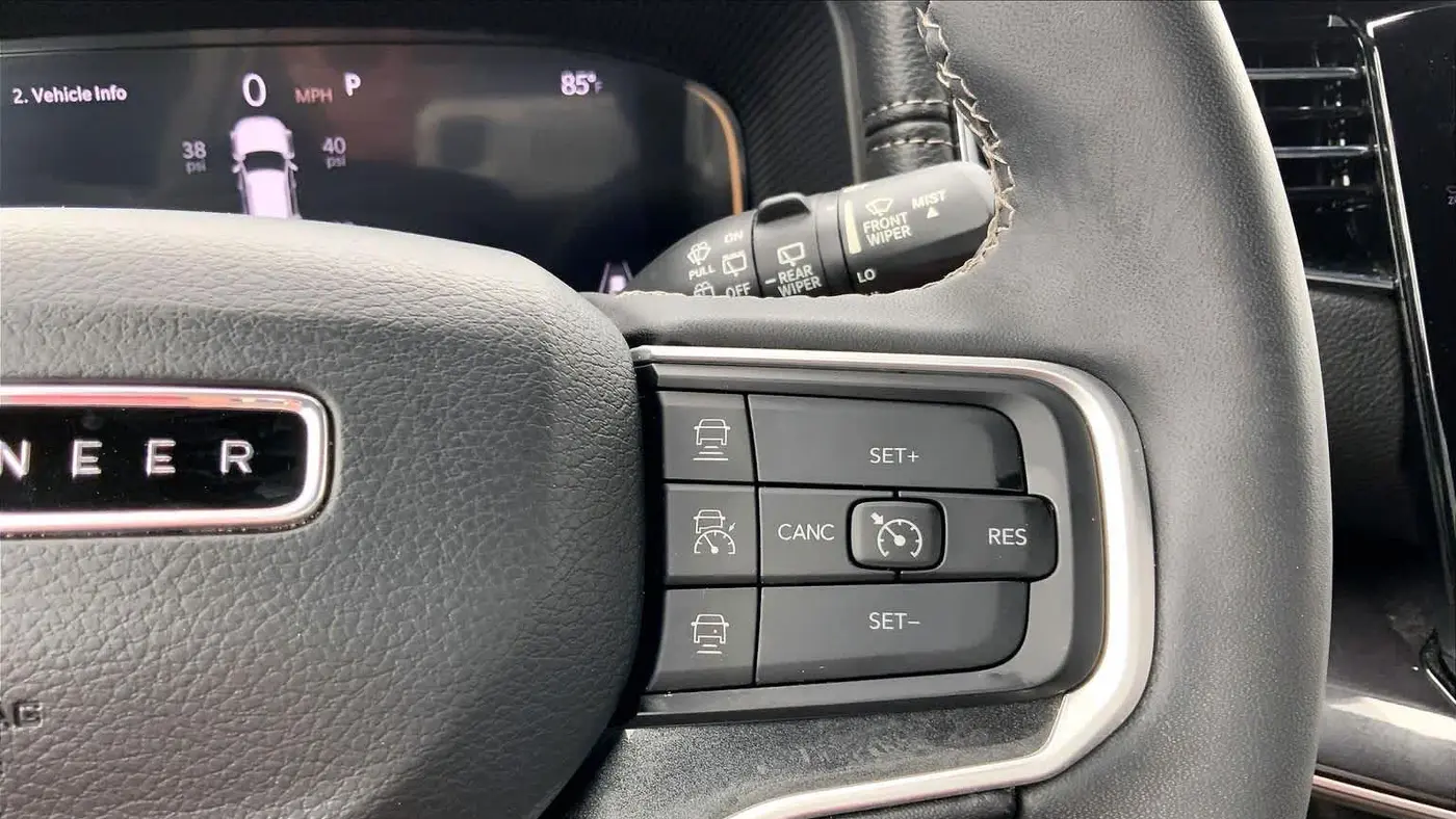 2023 Jeep Wagoneer L Base