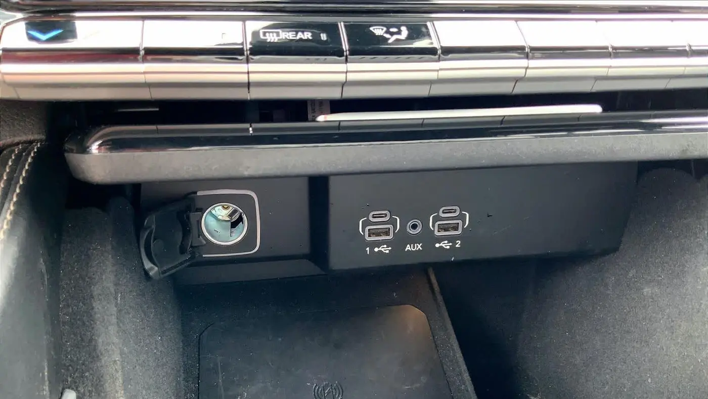2023 Jeep Wagoneer L Base