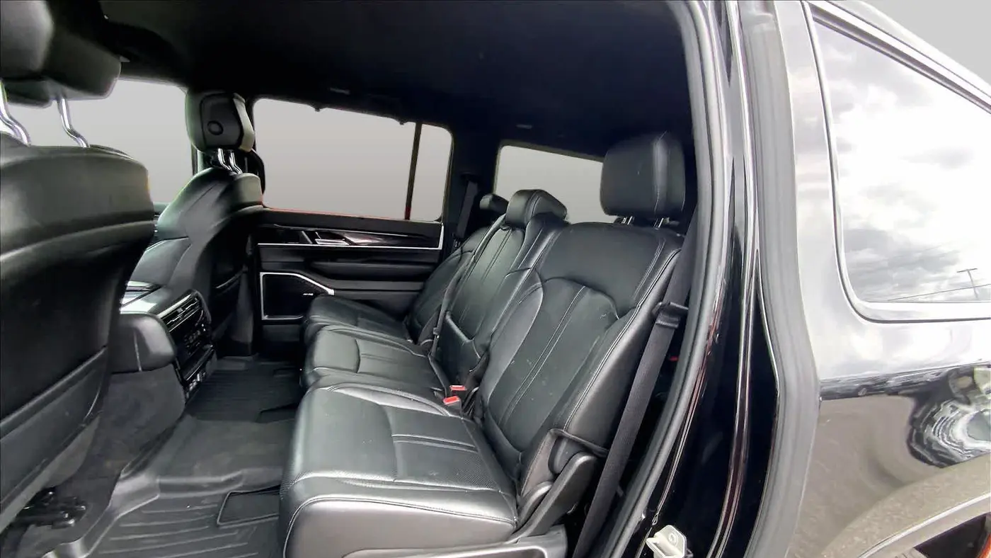 2023 Jeep Wagoneer L Base