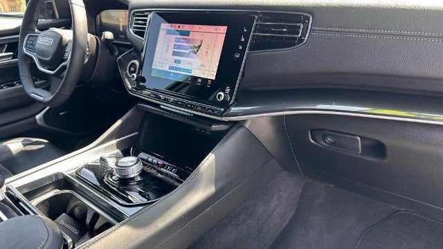 2024 Jeep Wagoneer L Base