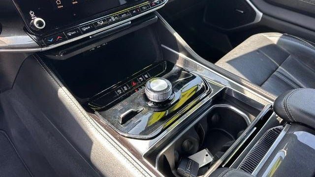2024 Jeep Wagoneer L Base