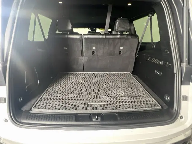 2024 Jeep Wagoneer L - $35,800