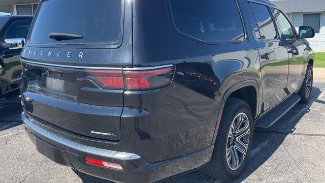 2023 Jeep Wagoneer L Carbide