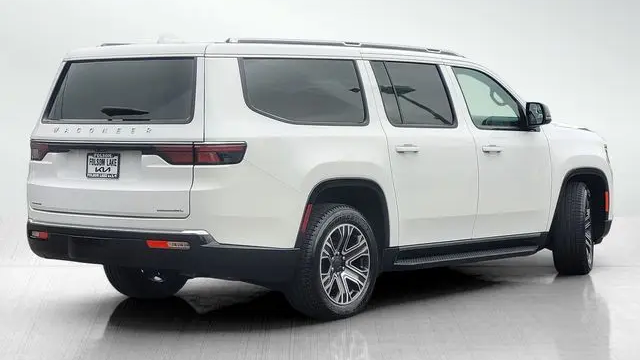 2023 Jeep Wagoneer L Carbide