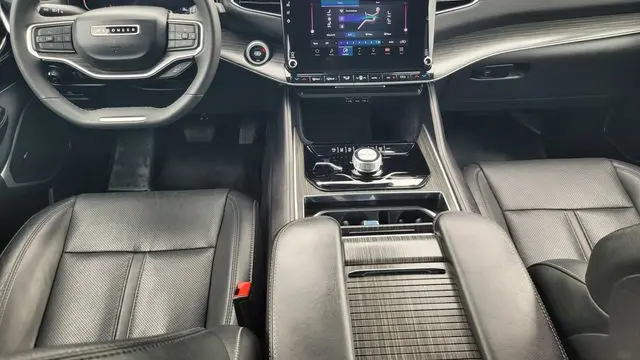 2023 Jeep Wagoneer L Carbide