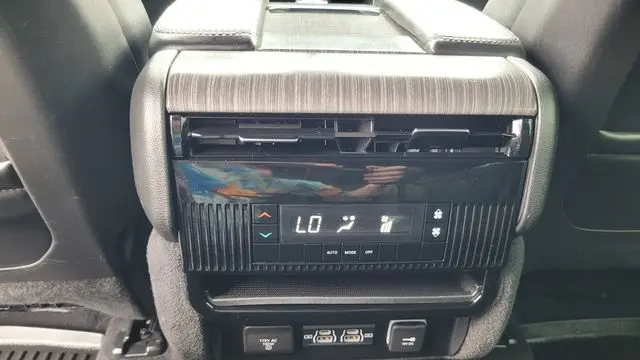 2023 Jeep Wagoneer L Carbide