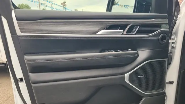 2023 Jeep Wagoneer L Carbide
