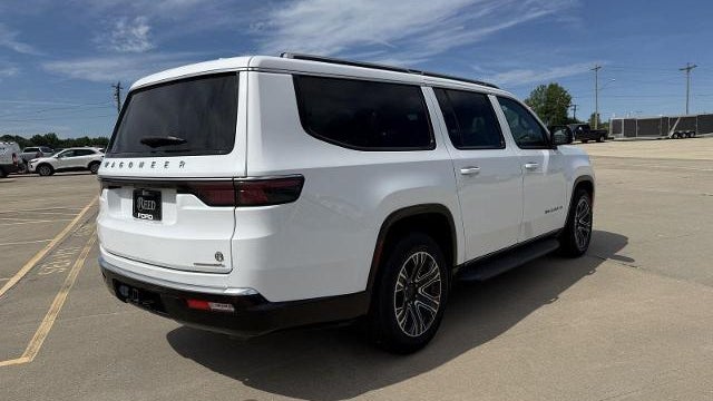 2023 Jeep Wagoneer L Carbide
