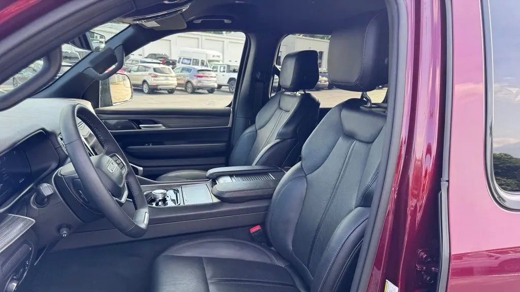 2024 Jeep Wagoneer L Series II