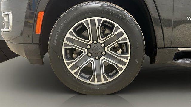 2023 Jeep Wagoneer L Carbide