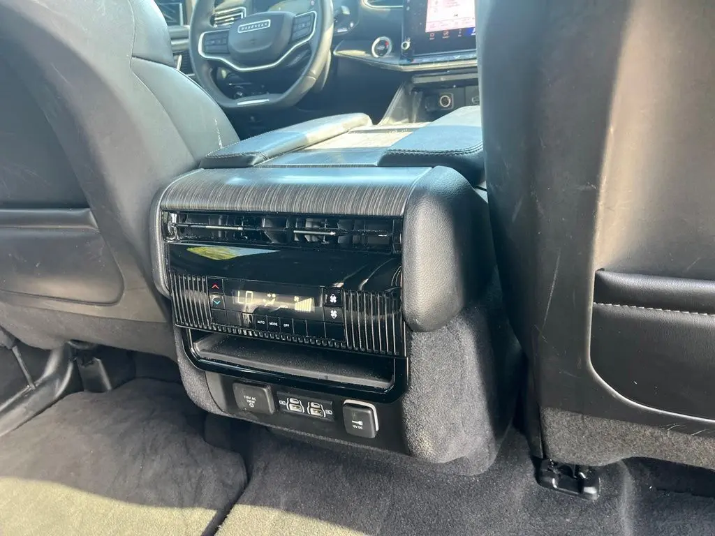 2024 Jeep Wagoneer L - $31,154