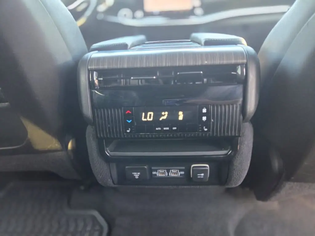 2024 Jeep Wagoneer L - $32,207