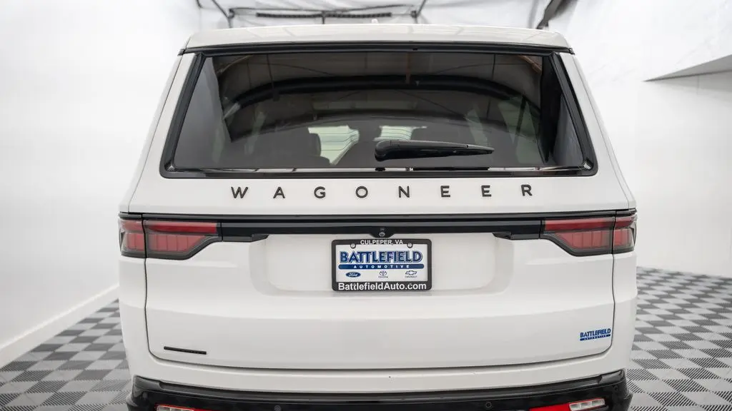 2023 Jeep Wagoneer L Carbide