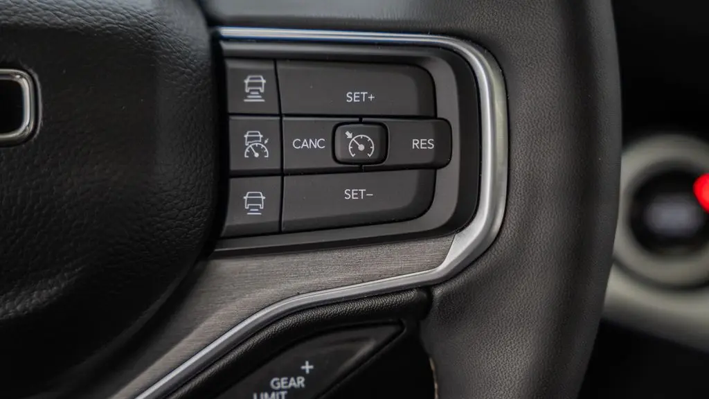 2023 Jeep Wagoneer L Carbide