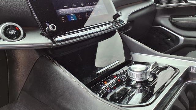 2024 Jeep Wagoneer L Carbide