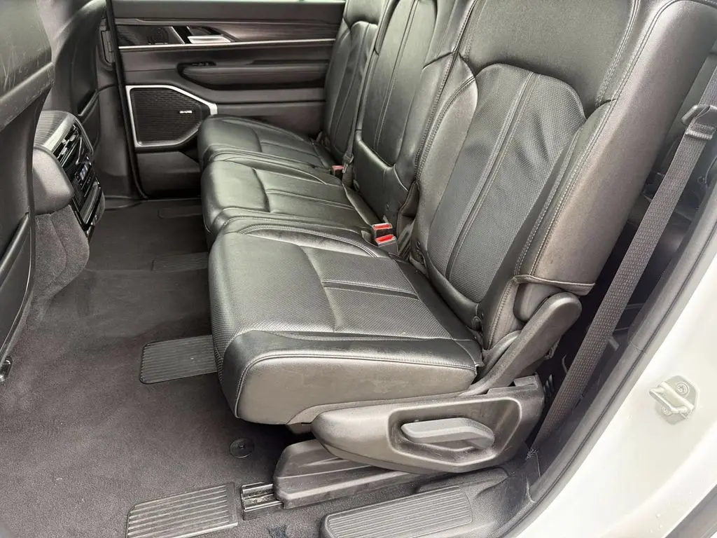 2024 Jeep Wagoneer L - $30,975