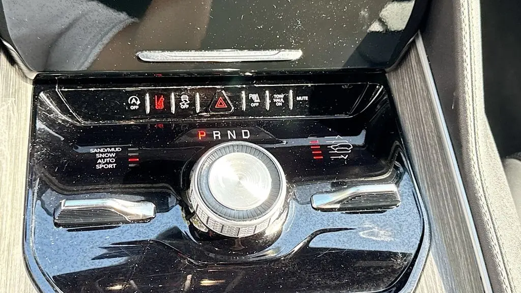 2024 Jeep Wagoneer L Series III