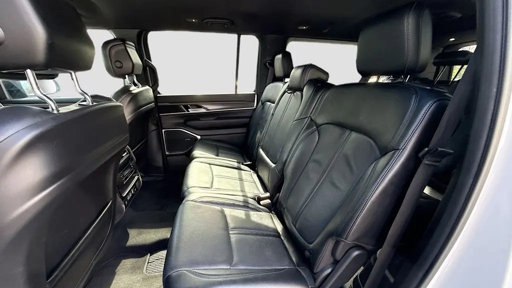 2024 Jeep Wagoneer L Series III
