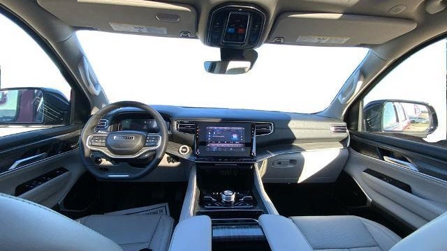 2024 Jeep Wagoneer L Series III