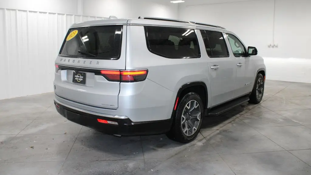 2023 Jeep Wagoneer L Series III