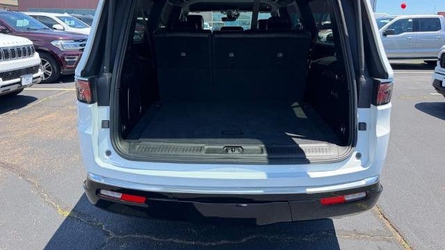 2024 Jeep Wagoneer L Series III