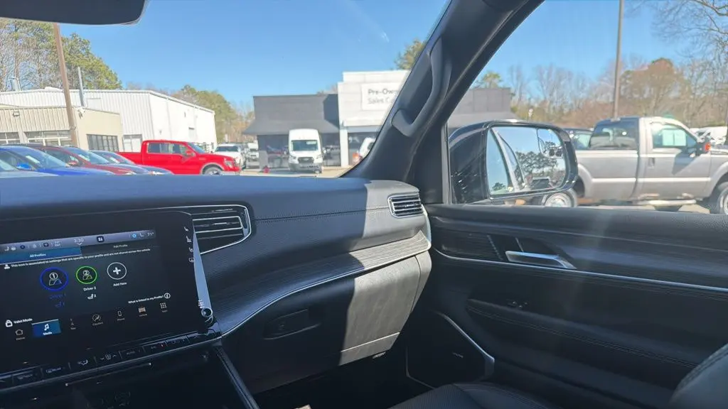 2024 Jeep Wagoneer L Series III