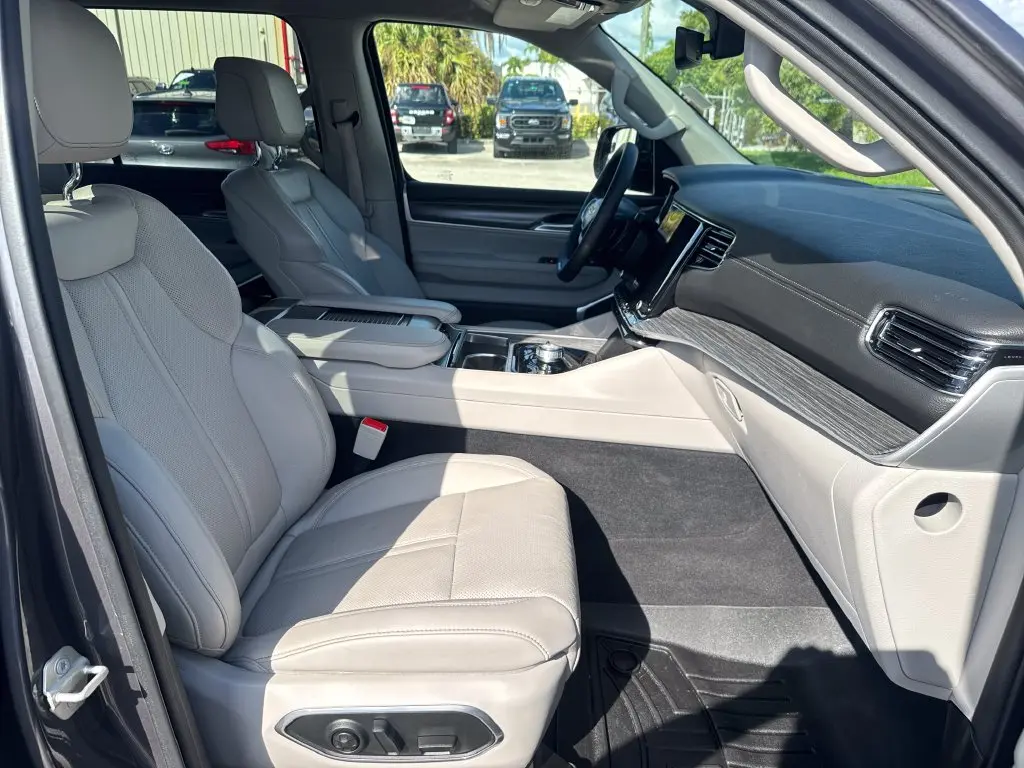 2024 Jeep Wagoneer L - $48,900