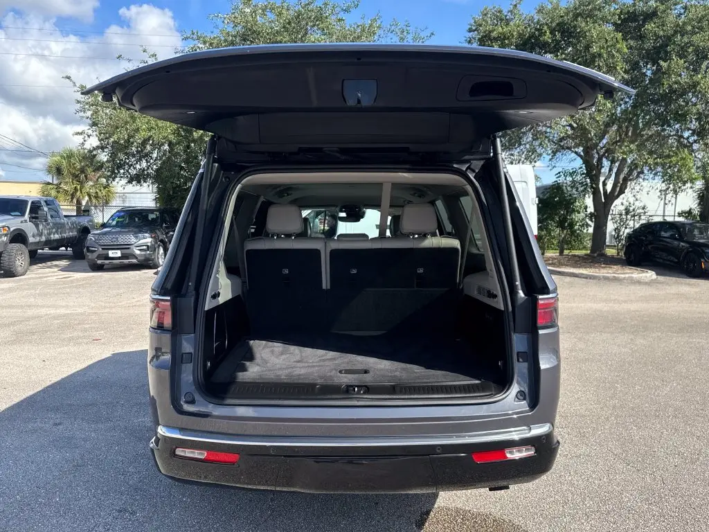 2024 Jeep Wagoneer L - $48,900