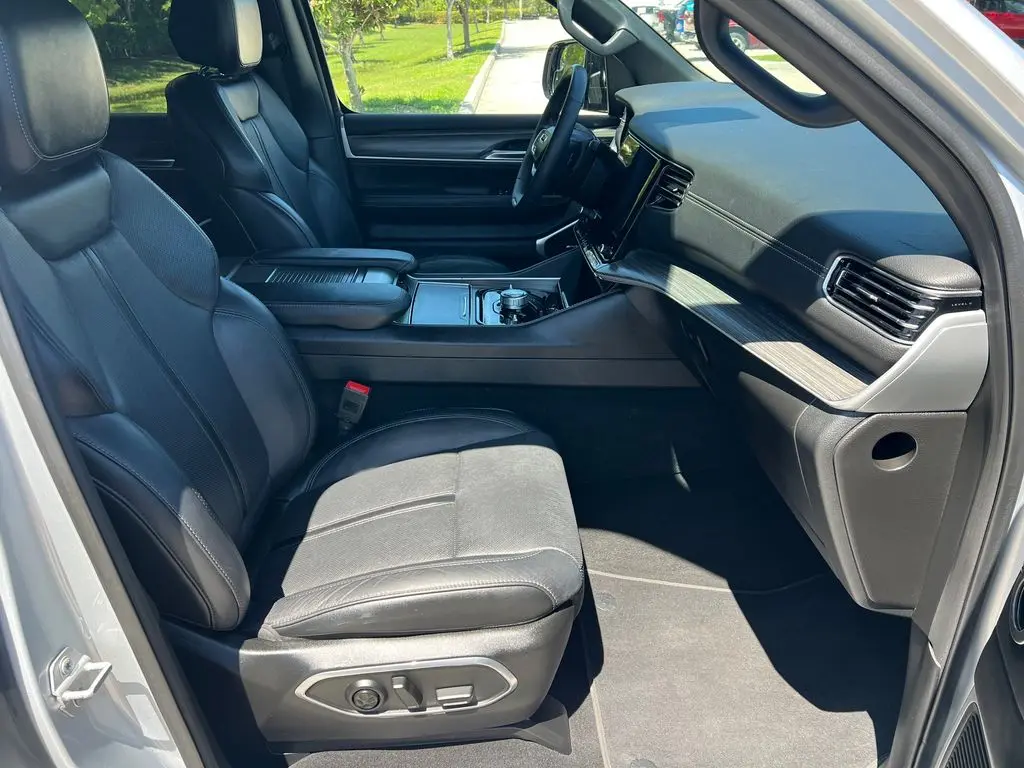 2024 Jeep Wagoneer L - $36,363