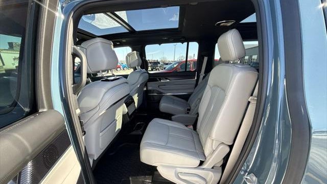 2026 Jeep Grand Wagoneer L Summit Obsidian