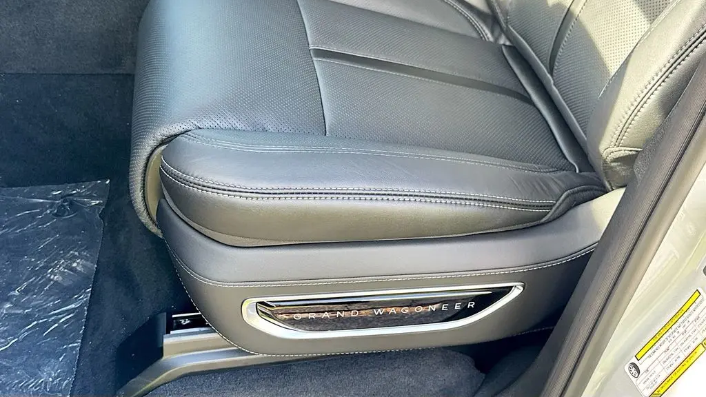 2026 Jeep Grand Wagoneer L Summit Obsidian