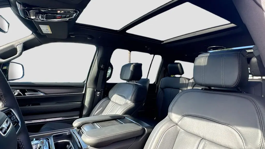 2026 Jeep Grand Wagoneer L Summit Obsidian