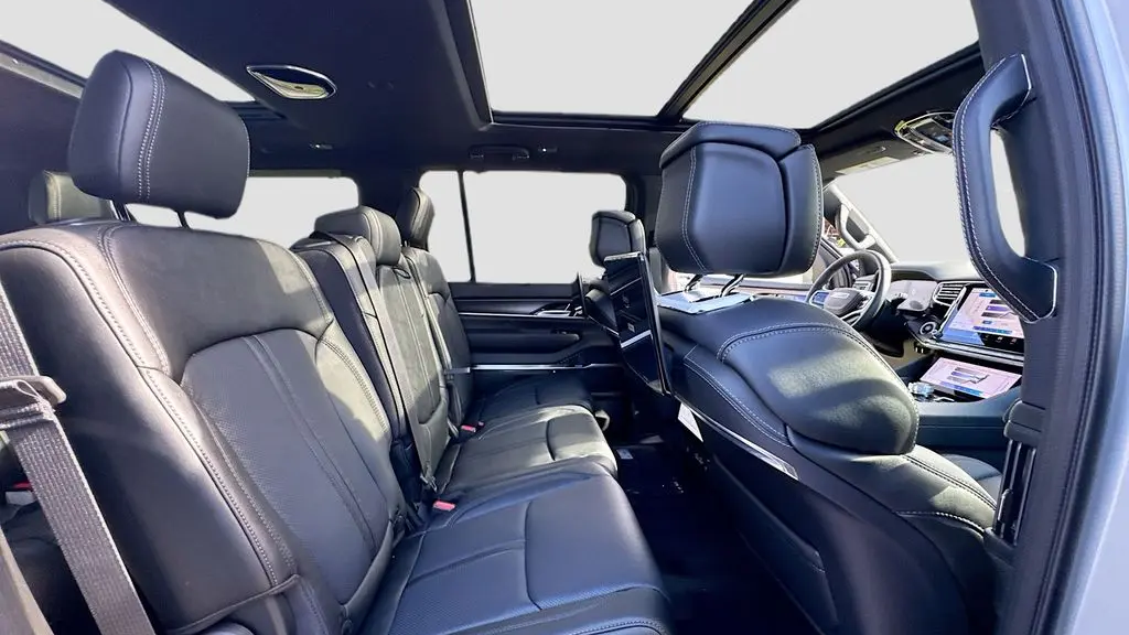 2026 Jeep Grand Wagoneer L Summit Obsidian