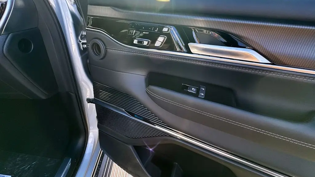 2026 Jeep Grand Wagoneer L Summit Obsidian