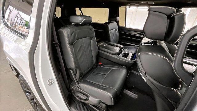 2023 Jeep Grand Wagoneer L Obsidian