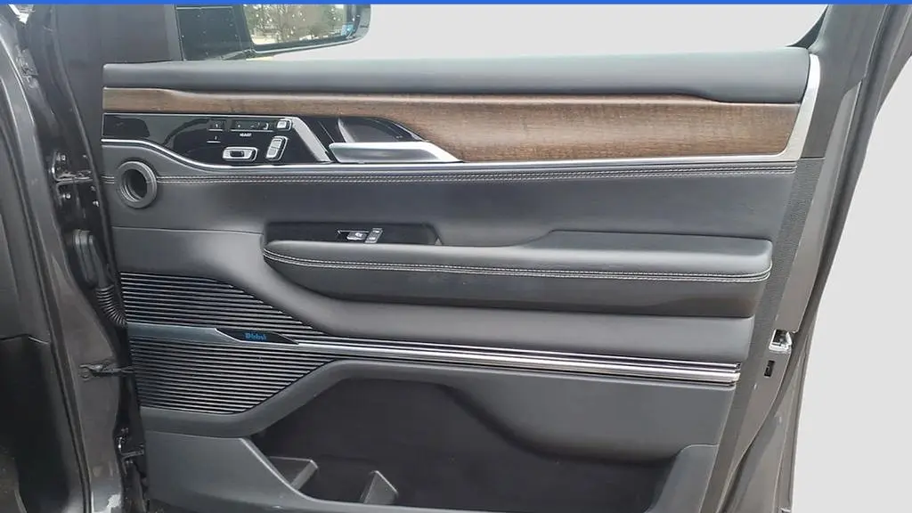 2023 Jeep Grand Wagoneer L Obsidian