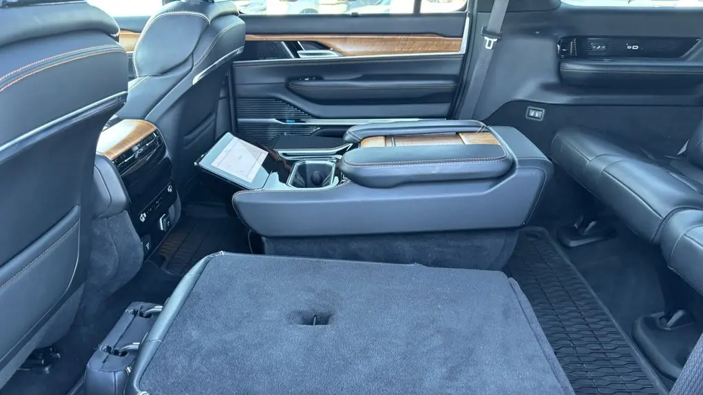 2024 Jeep Grand Wagoneer L Series III