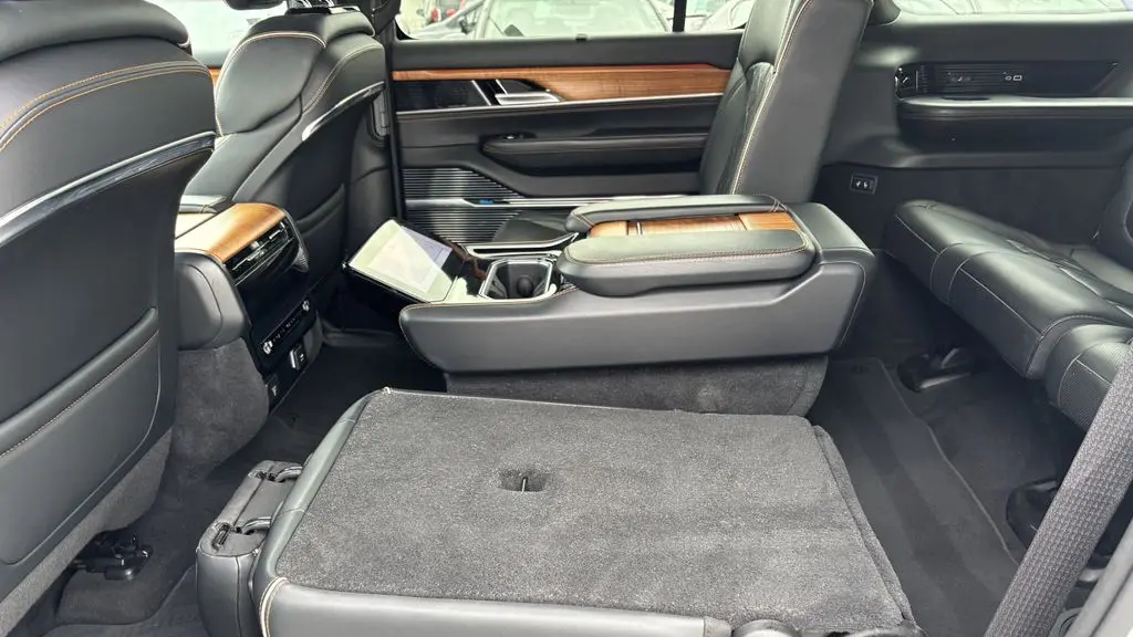 2024 Jeep Grand Wagoneer L Series III