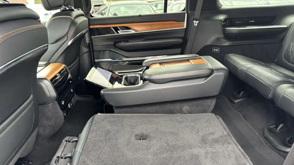 2024 Jeep Grand Wagoneer L Series III