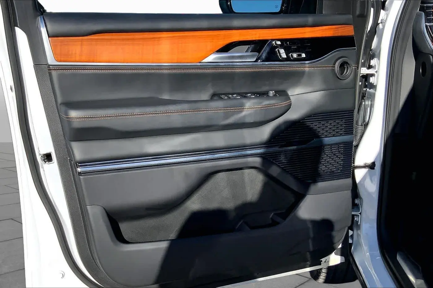 2024 Jeep Grand Wagoneer L - $50,025