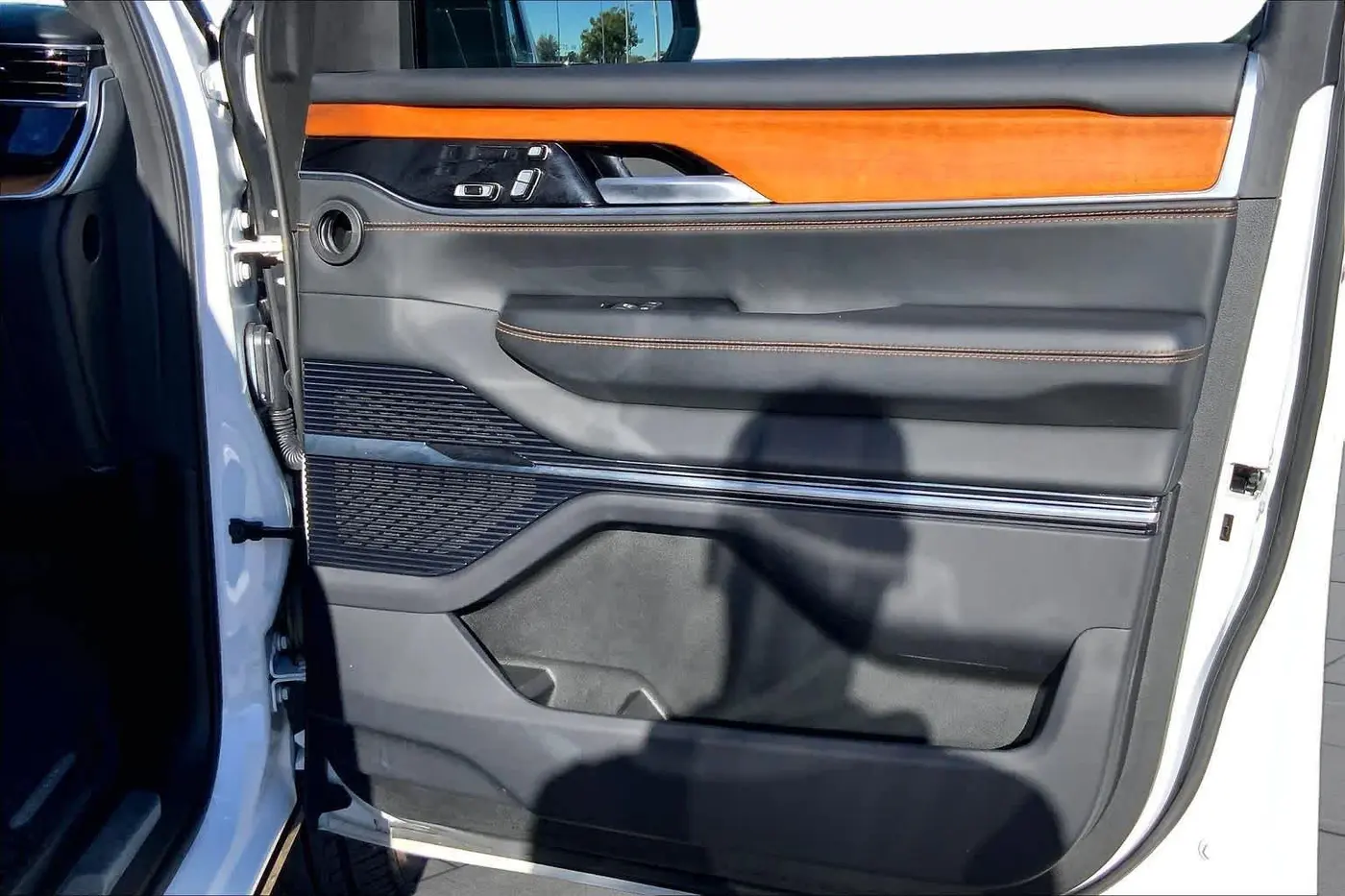 2024 Jeep Grand Wagoneer L - $50,025