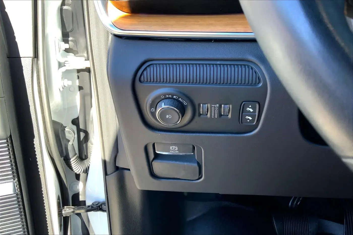 2024 Jeep Grand Wagoneer L - $50,025