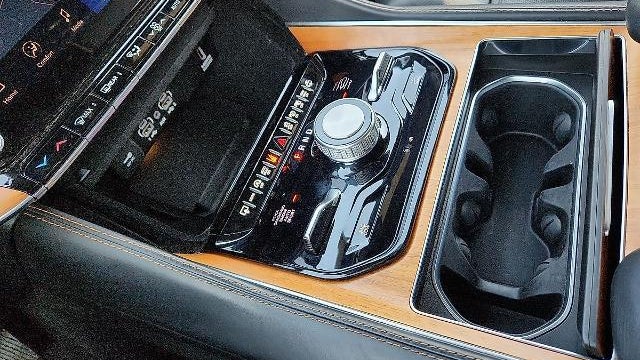 2024 Jeep Grand Wagoneer L Series III