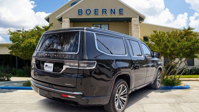 2023 Jeep Grand Wagoneer L Series III Obsidian