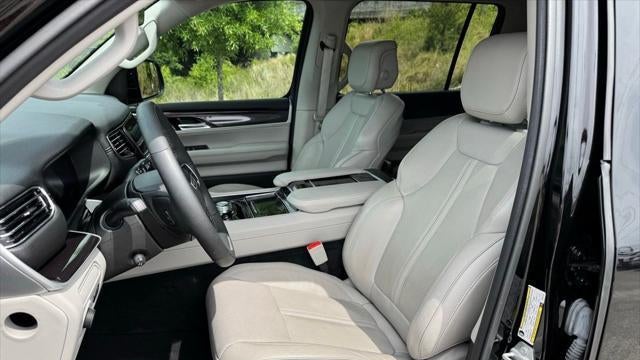 2023 Jeep Wagoneer Base