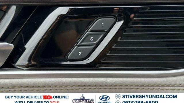 2023 Jeep Wagoneer Base