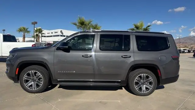 2024 Jeep Wagoneer Base