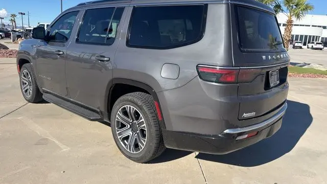 2024 Jeep Wagoneer Base